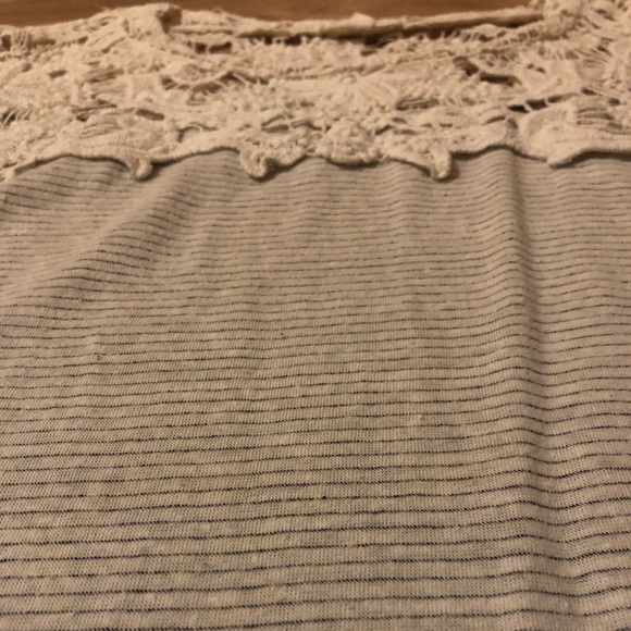 Cute thrifted shirt. - Picture 4 of 5